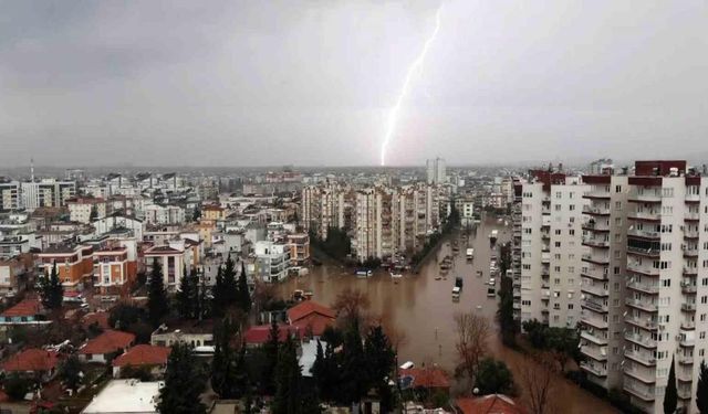 Antalya’da hayat felç oldu