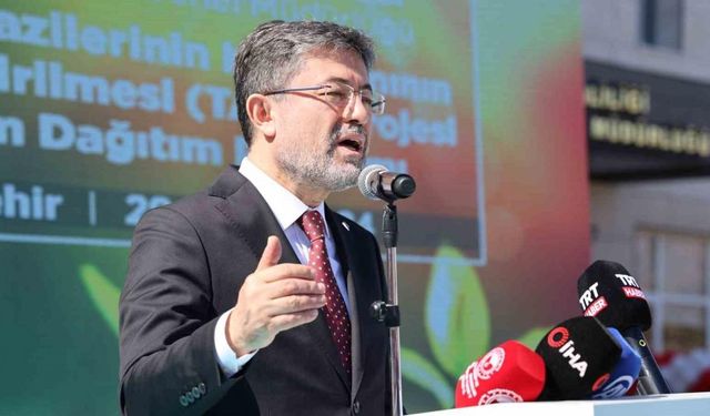 Bakan Yumaklı: "Yerli ve milli tohum için firmalar çalışıyor"