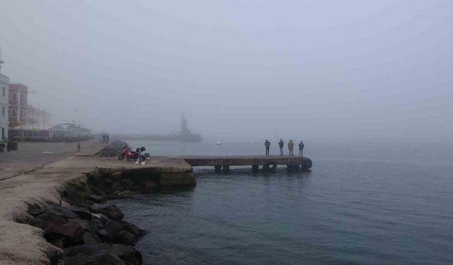 Çanakkale’de sis etkili olmaya devam ediyor