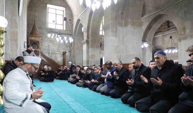 Depremde hayatını kaybeden polis memurları ve yakınları için mevlit okutuldu