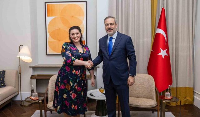 Dışişleri Bakanı Fidan, Birleşik Krallık Avam Kamarası Dış İlişkiler Komitesi Başkanı Kearns ile görüştü