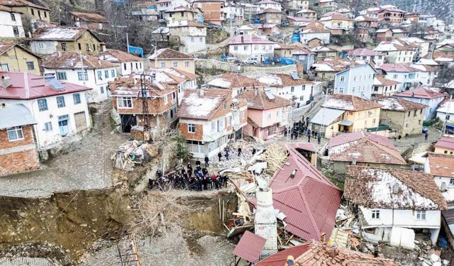 Heyelan yaşanan köyün önemli bir bölümü taşınacak