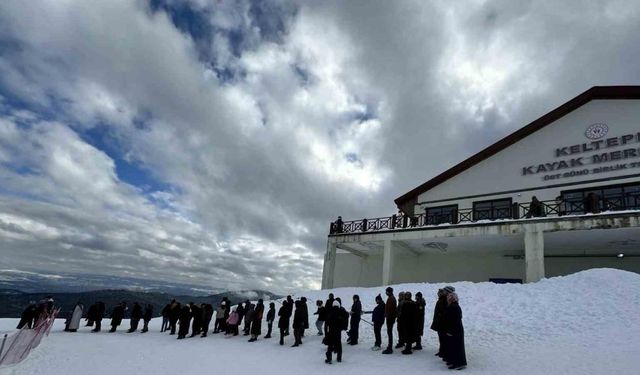 Keltepe Kayak Merkezi hafta sonu 5 bin kişi ağırladı