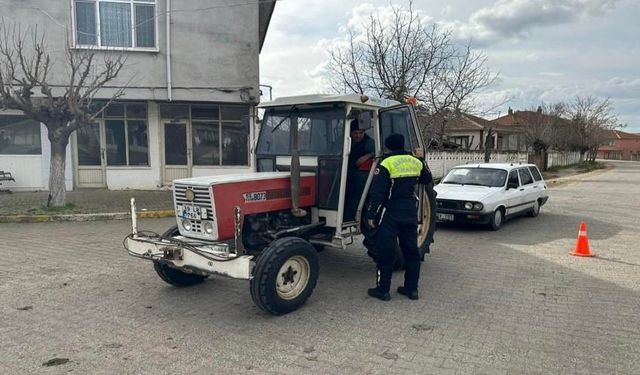 Kırklareli’de traktör sürücüleri bilgilendirildi