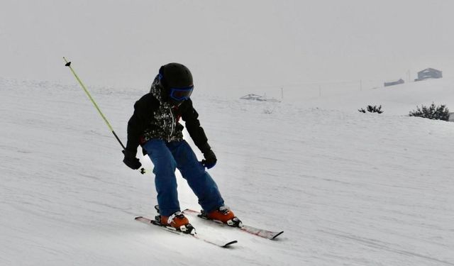 Küpkıran Kayak Merkezi kayakseverlerle doldu