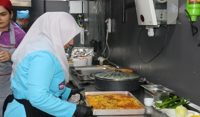 Mardin’de sığınmacı, depremzede ve kadınların başarısı için restoran açıldı