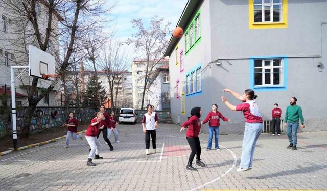 Muşlu altın kızlar bölge şampiyonu oldu