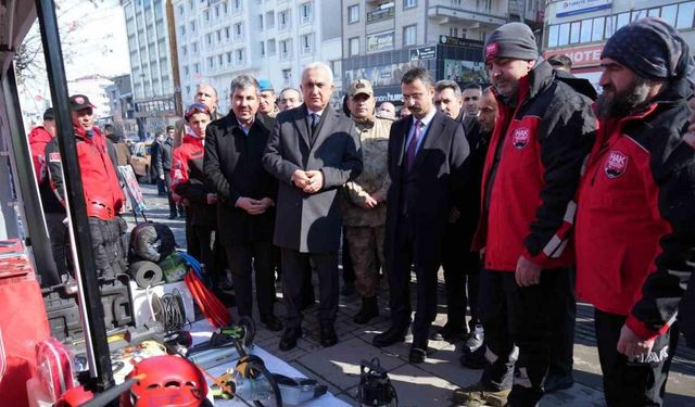 Muş’ta dayanışma ve bilinçlendirme standı kuruldu