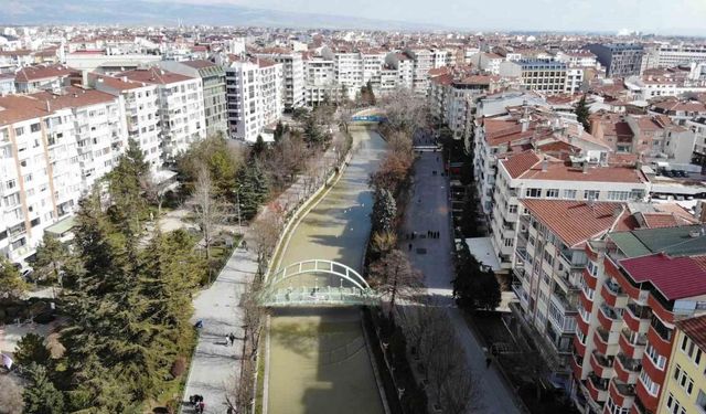 Porsuk Çayı’nın rengi yağışlar sonrası değişti