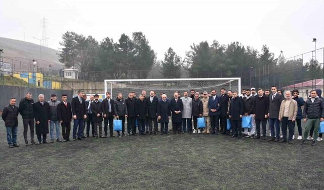 Siirt Valiliğinden amatör spor kulüplerine malzeme desteği