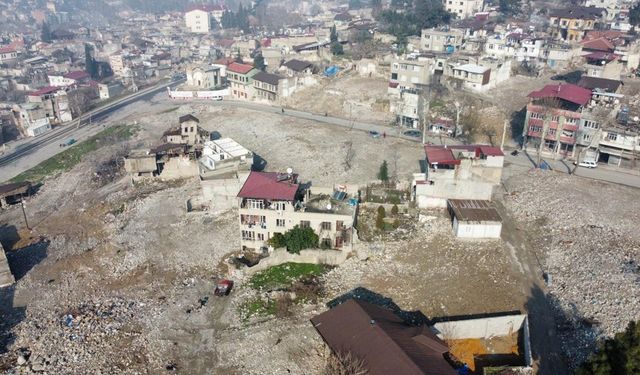 Tarihi Maraş’ın merkezi Kuyucak’ın büyük bölümü boş arsaya döndü