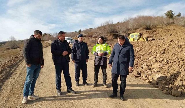 Tokat’ta heyelan etkisiyle zorlanan yolda alternatif çalışmalar hızla ilerliyor