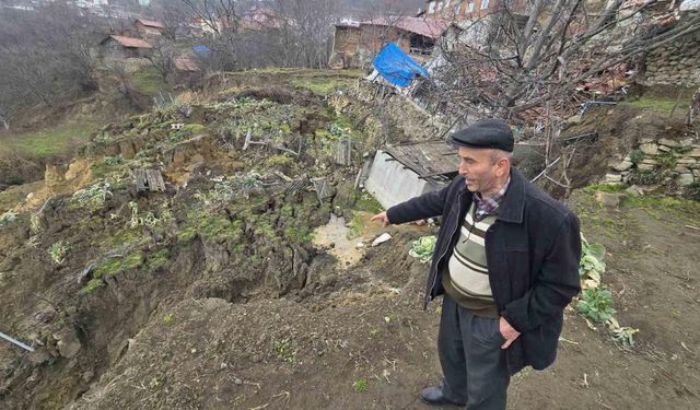 Tokat’ta heyelan sonrası çıkan su merak uyandırdı