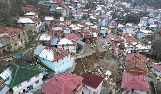 Tokat’ta toprak kayması sonucu birçok evin yıkıldığı köyle ilgili korkutan iddia