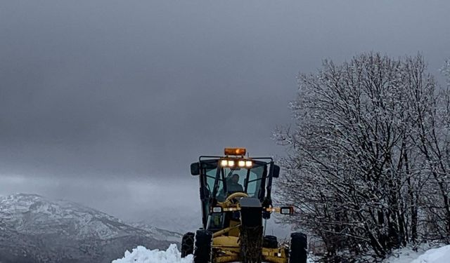 Tunceli’de kapanan 108 köy yolunda çalışmalar sürüyor