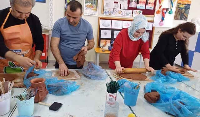 Ağlasun Mehmet Akif Ersoy İlkokulu’nda Görsel Sanatlar Atölyesi kuruldu