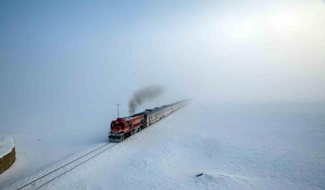 Ankara-Tatvan turistik treni seferlere başlıyor