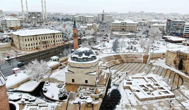 Bahar karı hayrete düşürdü