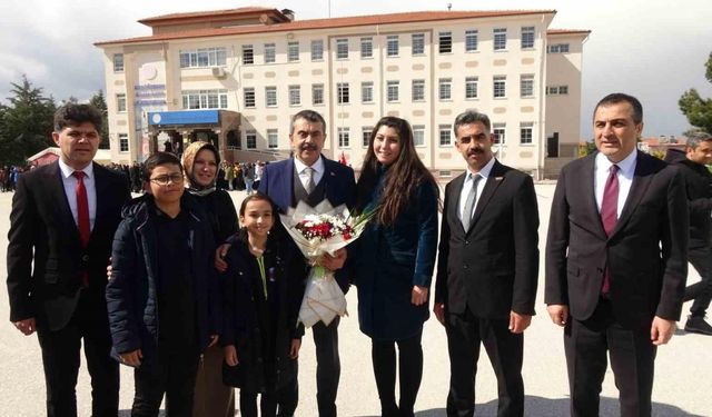 Bakan Tekin’den Burdur’a 24 proje sözü