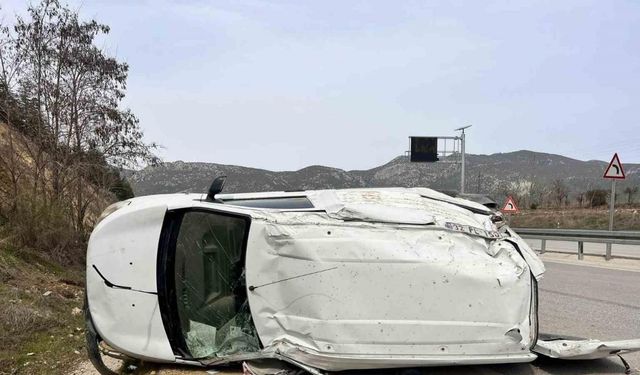 Burdur’da kontrolden çıkan ticari araç takla attı: 1 kişi yaralandı