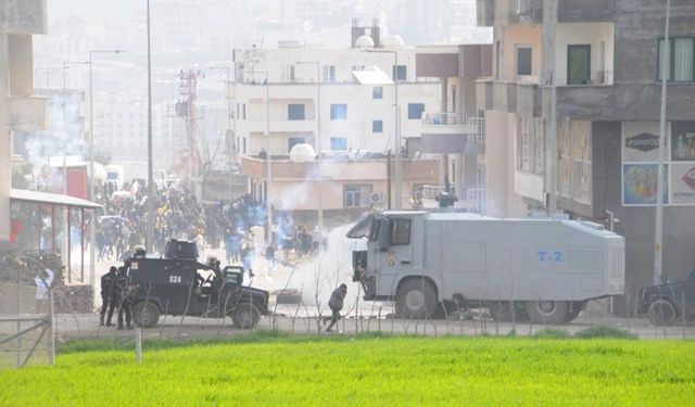 Cizre’de izinsiz gösteriye polis müdahale etti