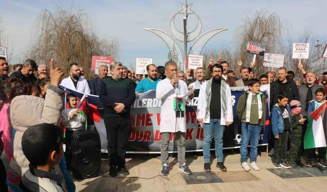 Doktorlar, Kurtalan’da Gazze için yürüyüş gerçekleştirdi