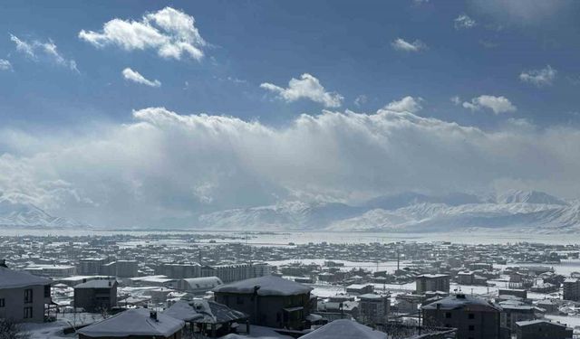 Hakkari’de 73 köy ve 118 mezra yolu ulaşıma kapandı