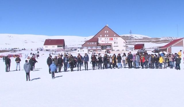 Hesarek Kayak Merkezi’ni 5 haftada 40 bin kişi ziyaret etti