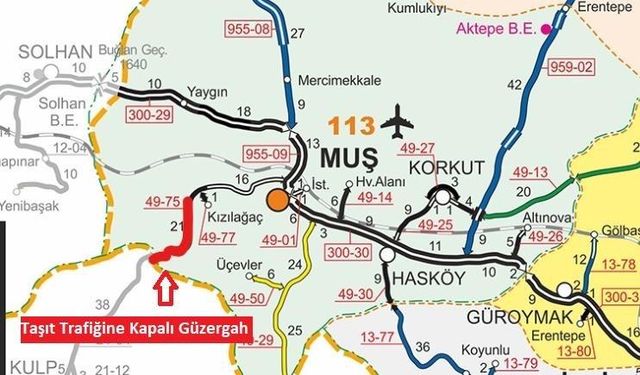 Heyelan meydana gelen yol kısa sürede trafiğe açıldı