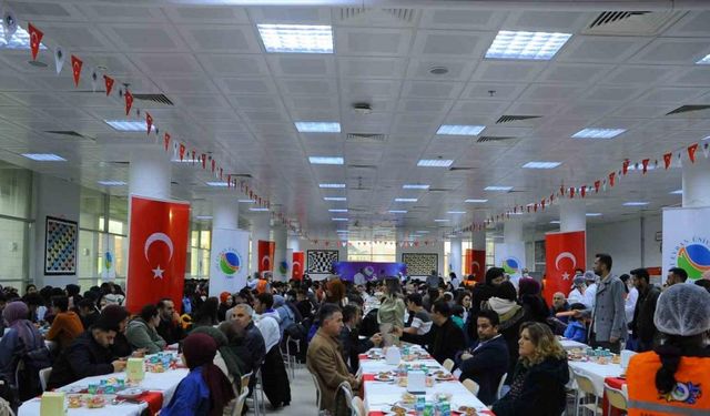 KAEÜ akademik personeli, öğrencileriyle birlikte iftar yaptı