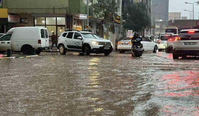 Kızıltepe’de yollar göle döndü