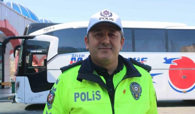 Otobüs terminalinde şoför ve yolculara emniyet kemerinin önemi anlatıldı