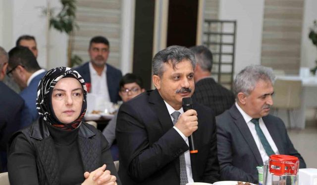 Siirt Üniversitesi akademisyenleri iftarda bir araya geldi