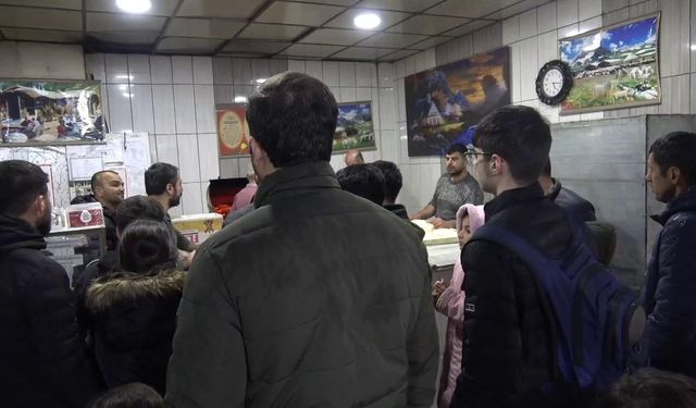 Siirt’te fırınlarda Ramazan pidesi mesaisi