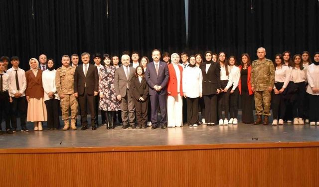 Siirt’te İstiklal Marşı’nın etkinliklerle kutlandı