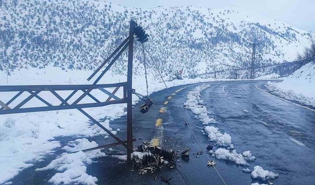 Şırnak’ta olumsuz hava şartlarına rağmen elektrik arızası giderildi