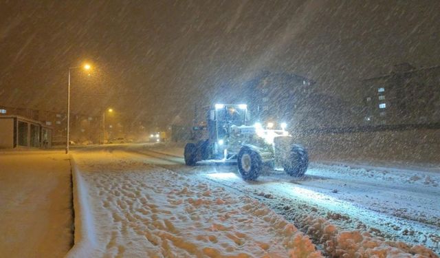 Van’da kapalı olan 73 yerleşim yerinin yolu ulaşıma açılıyor