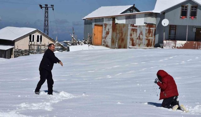 Yüksek kesimlerde kış, şehir merkezinde bahar yaşanıyor