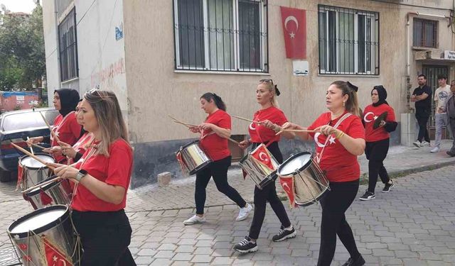 Bando kuran veliler, mahalleye 23 Nisan coşkusu yaşattı