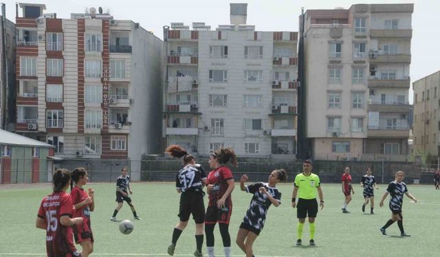 Cizre kadın futbol takımı, Bitlis’i 3-2 yendi