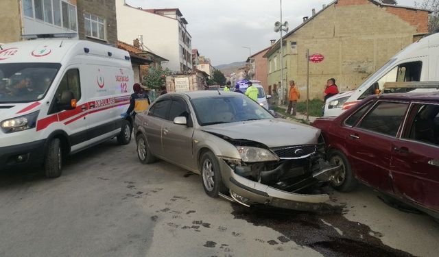 Isparta’da trafik kazası: 2 yaralı