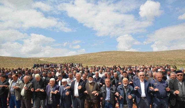 Karaman’da çiftçiler yağmur duasına çıktı