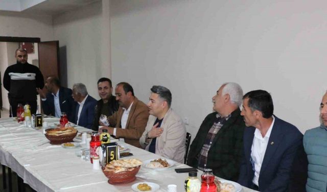 Kaymakam Özçelik, il genel meclis üyeleri ve muhtarlarla iftar yaptı