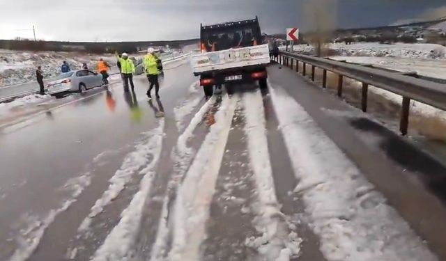 Kayseri’de dolu kazalara sebep oldu, karayolu ulaşıma kapandı