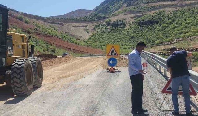 Siirt’te çöken yol trafiğe açıldı