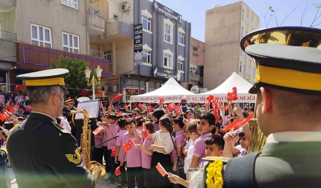 Silopi’de askeri bandodan konser