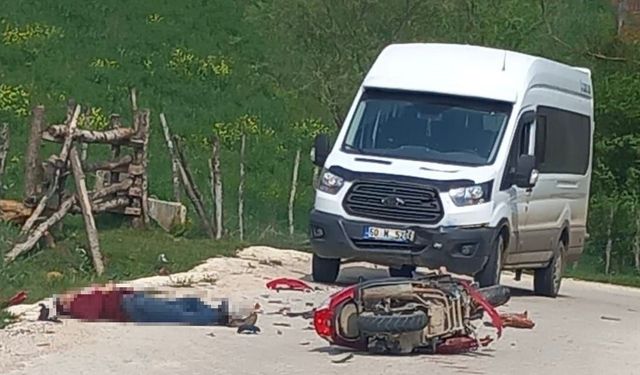 Tokat’ta minibüs motosikletle çarpıştı: 1 ölü