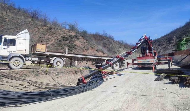 Tokat’ta üzerine vinç bomu devrilen işçi hayatını kaybetti