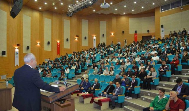 Ahi Evran Tıp Öğrenci Sempozyumu’nda hekimlik konuşuldu