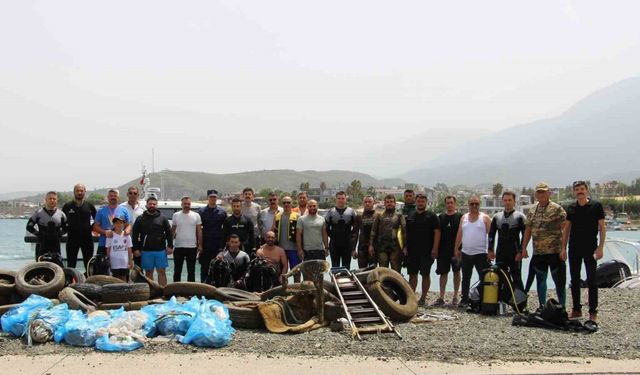 Akdeniz’den balık yerine sandalye, lastik ve merdiven çıktı